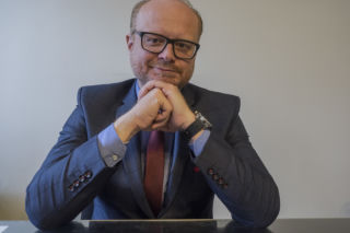 Zamach na życie burmistrza Milanówka Piotra Remiszewskiego! Grupa mieszkańców chce go wykończyć!
