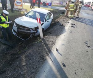 Łódzkie: Wymusił pierwszeństwo. Trzy osoby, w tym niemowle ofiarami wypadku. LPR w akcji