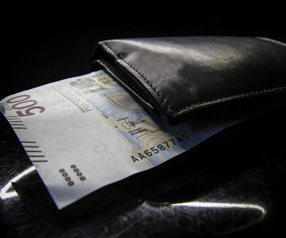 Znalazł banknot i go nie oddał! Zaskakujące konsekwencje. Tego się nie spodziewał