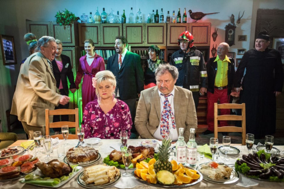 Świat według Kiepskich, odc. 411. Halina (Marzena Kipiel-Sztuka), Ferdynand (Andrzej Grabowski)