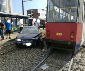 Wypadek na rondzie Jagiellonów w Bydgoszczy. Ruch tramwajów wstrzymany! [ZDJĘCIA]