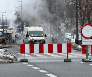 Pęknięta rura paraliżuje Wolę. Górczewska zamknięta na tydzień po awarii ciepłowniczej