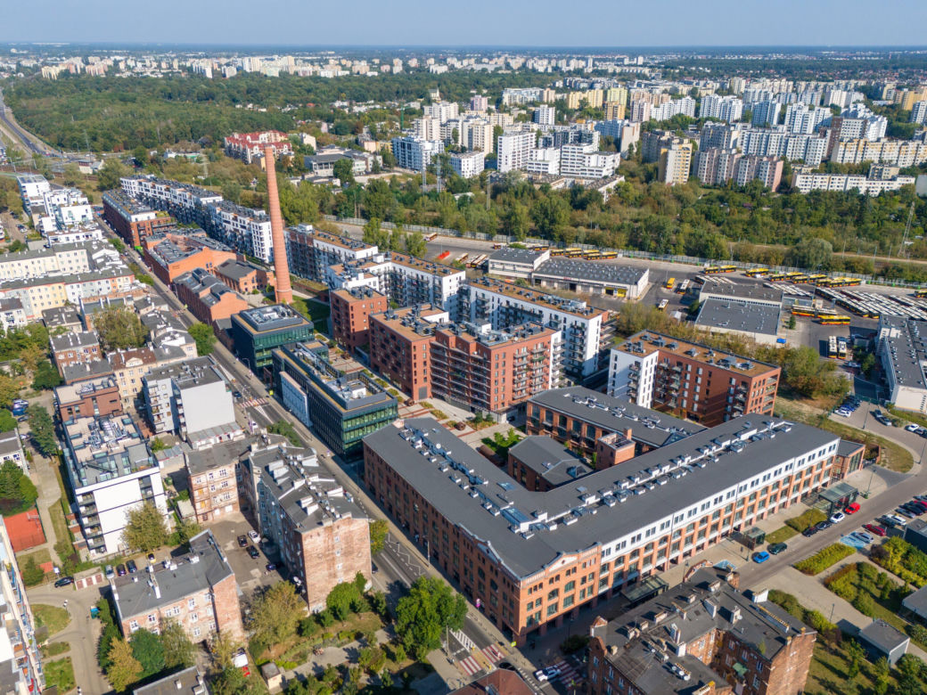 Widok od strony metra Szwedzka w 2025
