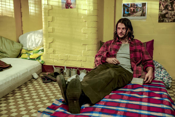 Mateusz Kościukiewicz jako Paweł w "Pierwszej miłości"