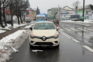 67-latek potrącił seniorkę na przejściu dla pieszych. Kobieta doznała urazu kręgosłupa