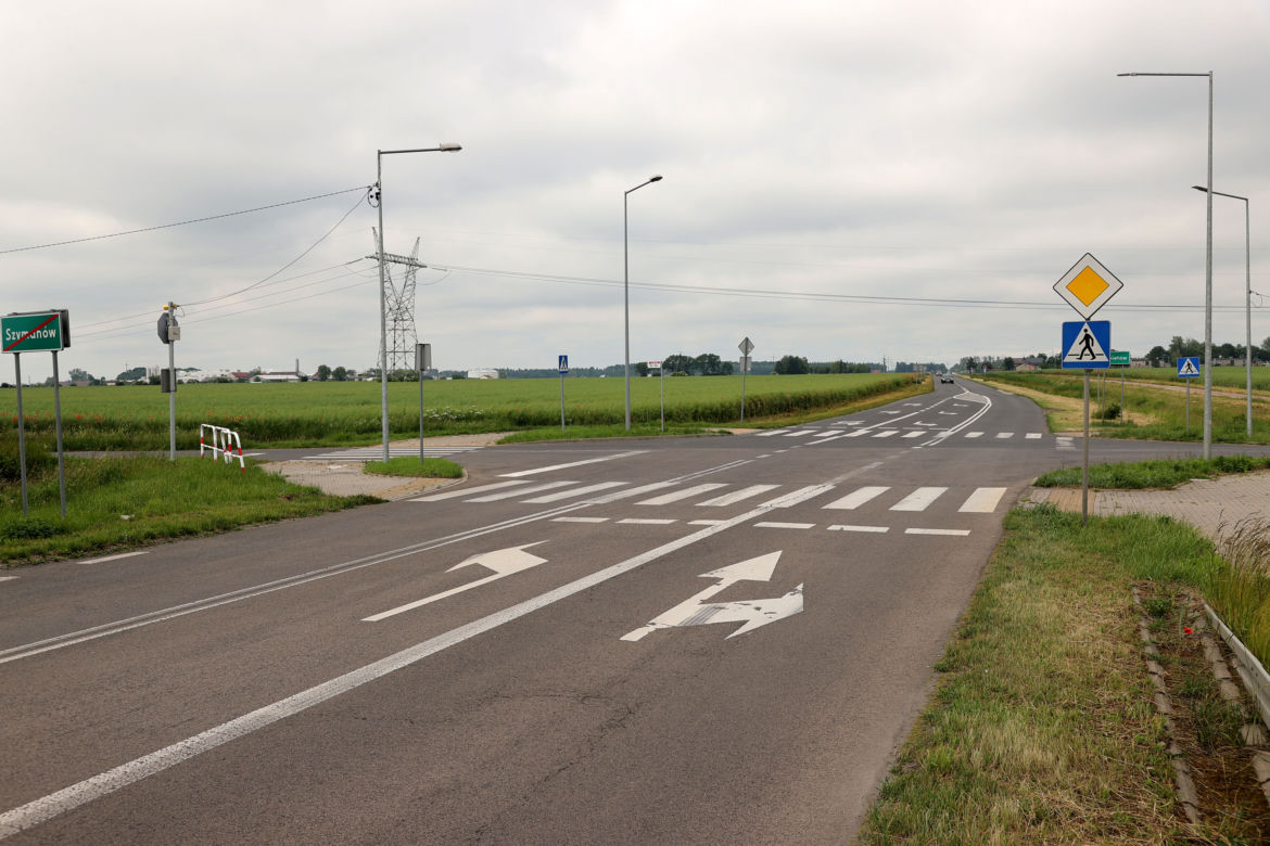Znak "stop" stanął na skrzyżowaniu śmierci. Minął rok od potwornej tragedii w Elżbietowie