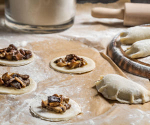 Farsz do pierogów na wigilię robię metodą pół na pół. Patent Ewy Wachowicz nie ma sobie równych