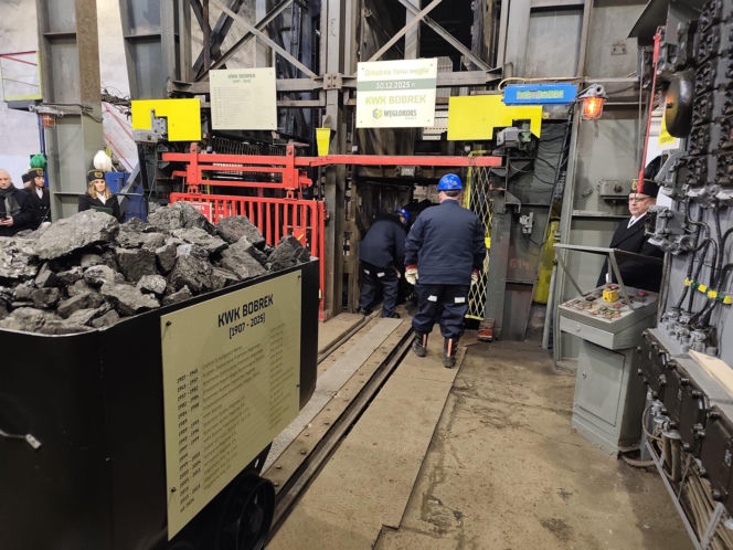 Ostatni wagon z węglem na KWK Bobrek w Bytomiu. 30 grudnia 2025 roku