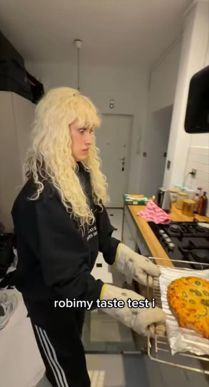 Helena Englert zjadła pizzę Książula