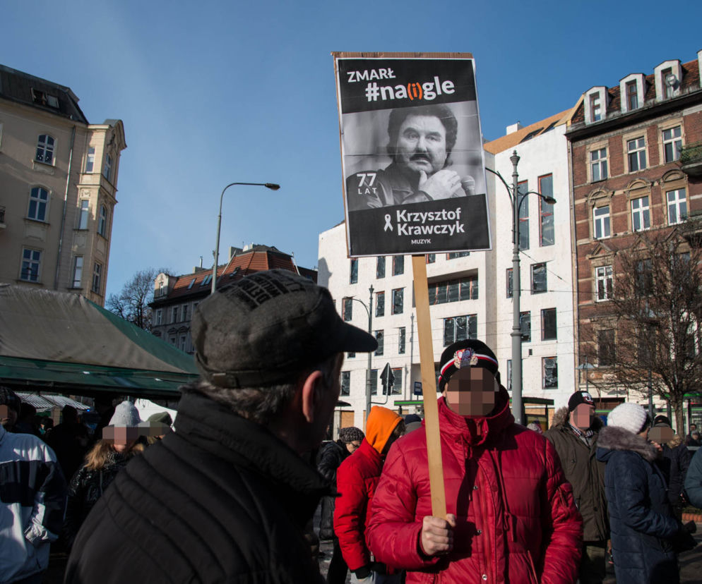 Antyszczepionkowcy wykorzystali wizerunek Krzysztofa Krawczyka. Żona odpowiada