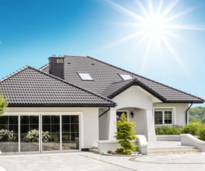 Dachówki betonowe oraz ceramiczne– dlaczego to najlepszy wybór na Twój dach?