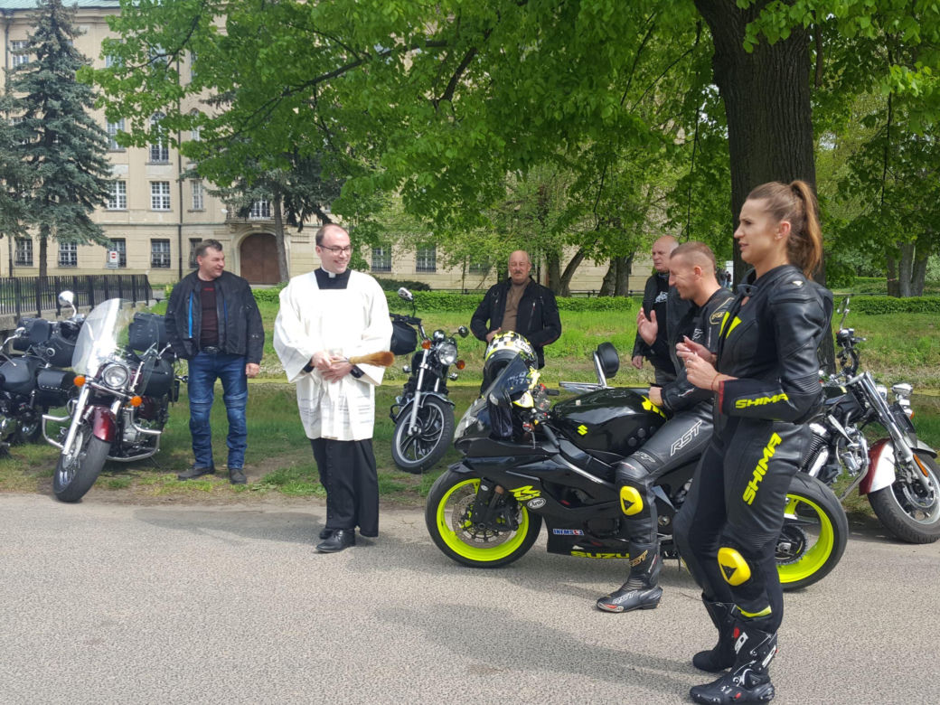 ​Setki motocyklistów na Wiosennym Święceniu Motocykli w Rydzynie