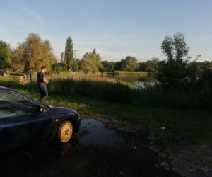 Samochód wykąpał się na Bagrach - i to dosłownie!