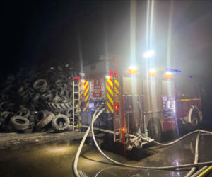 Pożar w zakładzie utylizacji opon w Rożentalu