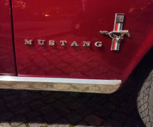 Świąteczny Zlot Amerykańskich Samochodów na Rynku w Lesznie