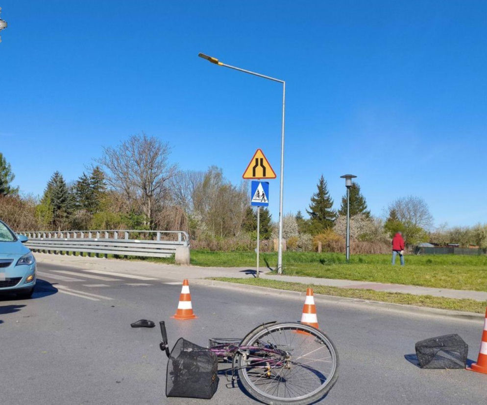 Kierowca auta potrącił rowerzystkę. Cyklistka trafiła do szpitala