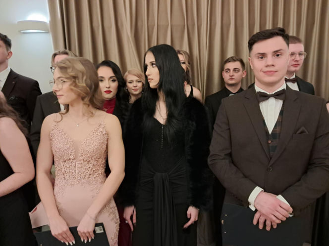 Studniówka 2026 maturzystów Zespołu Szkół Zawodowych nr 1 w Starachowicach