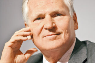 Aleksander Kwaśniewski: Obietnice Platformy o 300 mld zł były błędem