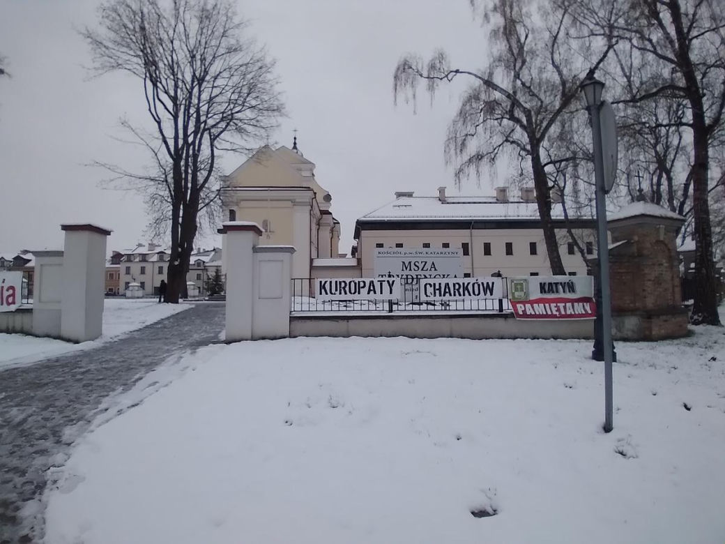 Zima w kwietniowym Zamościu. Sypnęło śniegiem