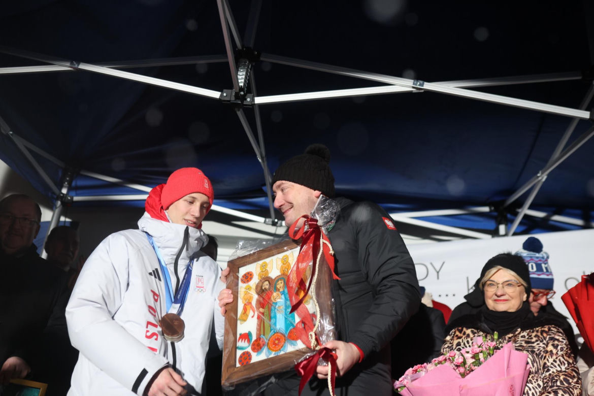 Kacper Tomasiak powitany po IO w rodzinnych stronach