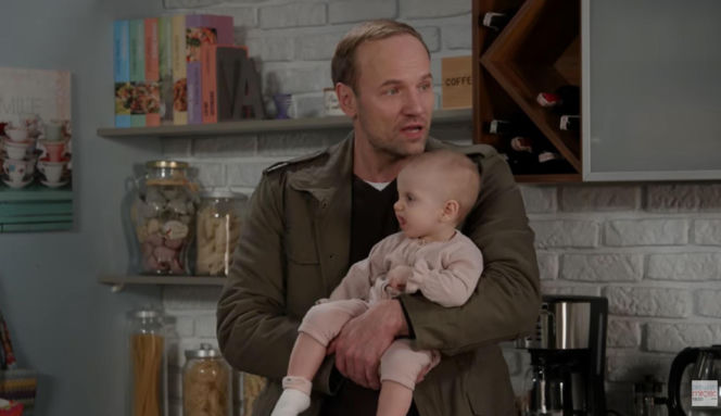 Pierwsza miłość odc. 4164.  Janek Stańczuk (Maciej Mikołajczyk), córka Pola