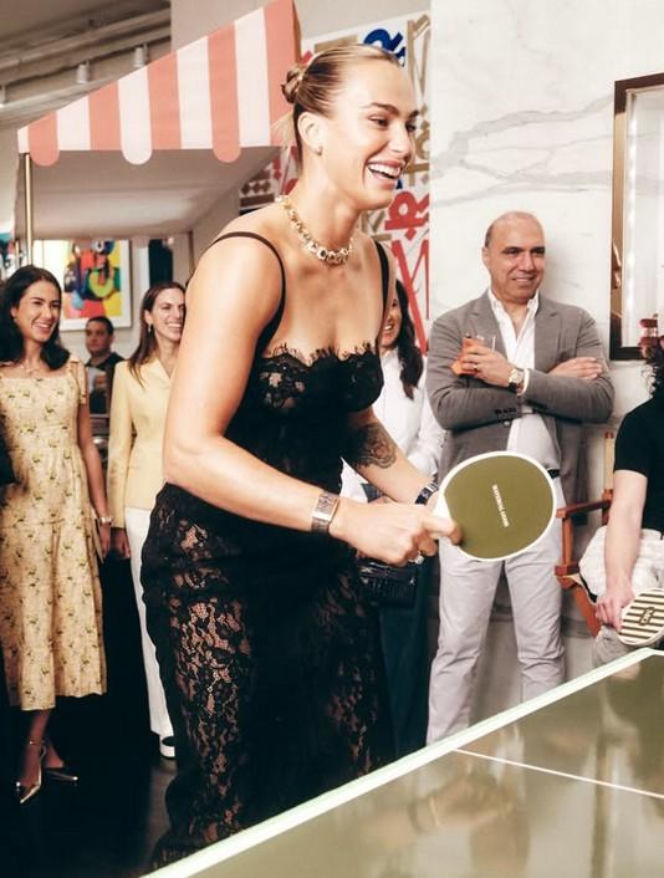 Aryna Sabalenka w prześwitującej sukience na imprezie w Nowym Jorku