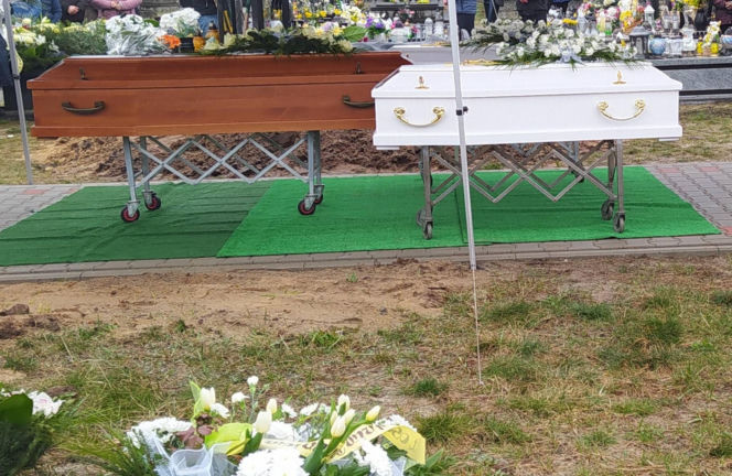 Pożar wybuchł w nocy. Ogień i dym odcięły drogę ucieczki czteroosobowej rodzinie