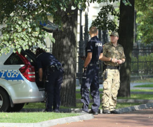 PIJANY OFICER BOR W KANCELARII PREMIERA