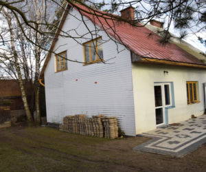 Zbiera na podjazd malując Madonny