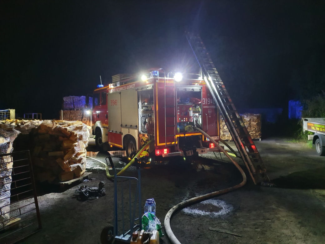 OGROMNY pożar w Mosinie! Nocna walka z piekielnym żywiołem [ZDJĘCIA]