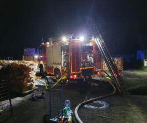 OGROMNY pożar w Mosinie! Nocna walka z piekielnym żywiołem [ZDJĘCIA]