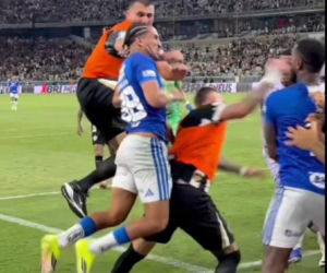 Burdy na meczu Cruzeiro - Atletico Mineiro