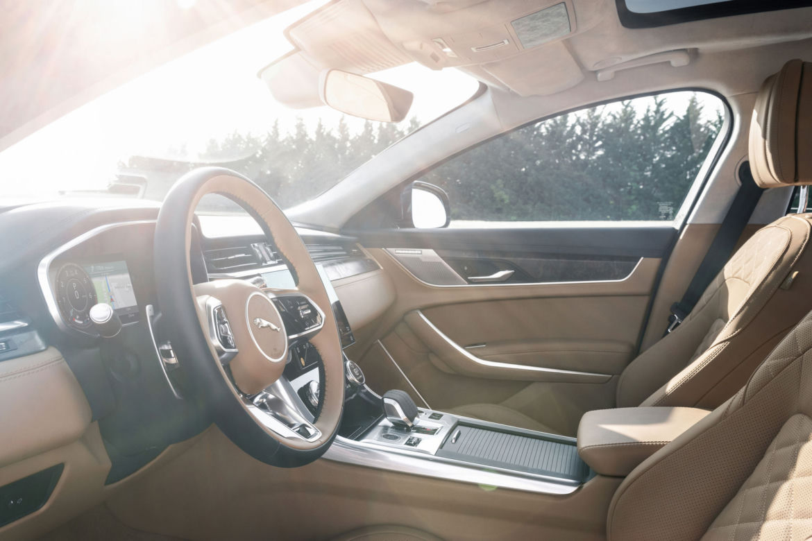Nowy Jaguar XF (2021)