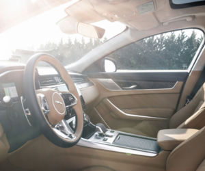 Nowy Jaguar XF (2021)