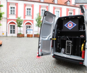 Policyjny Ford Transit za 300 tys. złotych