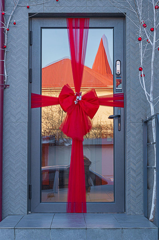 Dekoracje drzwi wejściowych na Boże Narodzenie