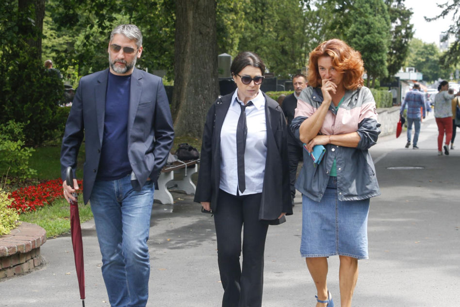 Zapłakane gwiazdy na pogrzebie Joanny Kołaczkowskiej. Steczkowska i Tadla ocierały łzy, panowie też mieli mokre oczy