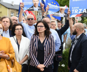 Kartuzy: Trzaskowski poskubał truskawek. Kaszubi go pogonili [ZDJĘCIA]