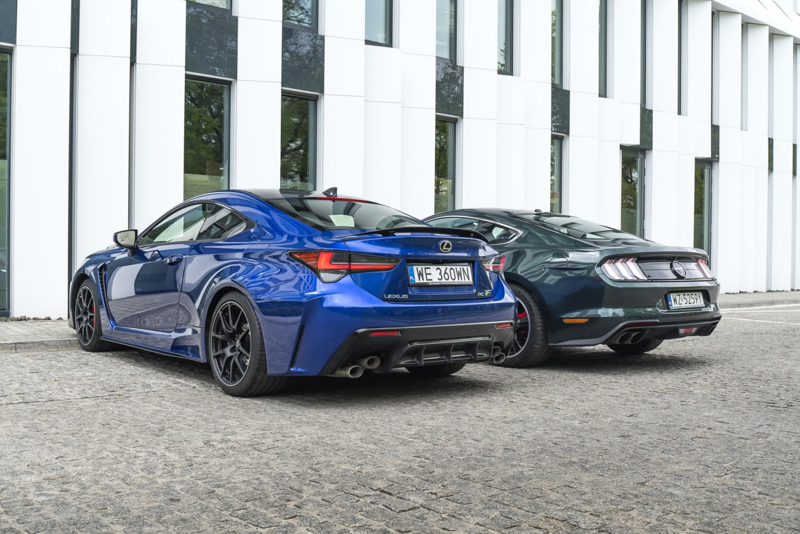 Lexus RC F Carbon 5.0 V8 vs. Ford Mustang Bullitt 5.0 V8