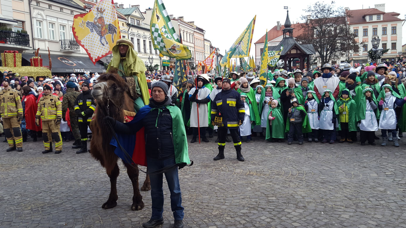 RZESZÓW: Kacper, Melchior i Baltazar! Trzej Królowie przeszli wczoraj ulicami miasta! 