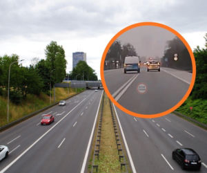 Radiowóz nagrany na podwójnej ciągłej. Internauci ostro komentują, policja reaguje