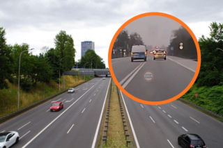 Radiowóz nagrany na podwójnej ciągłej. Internauci ostro komentują, policja reaguje