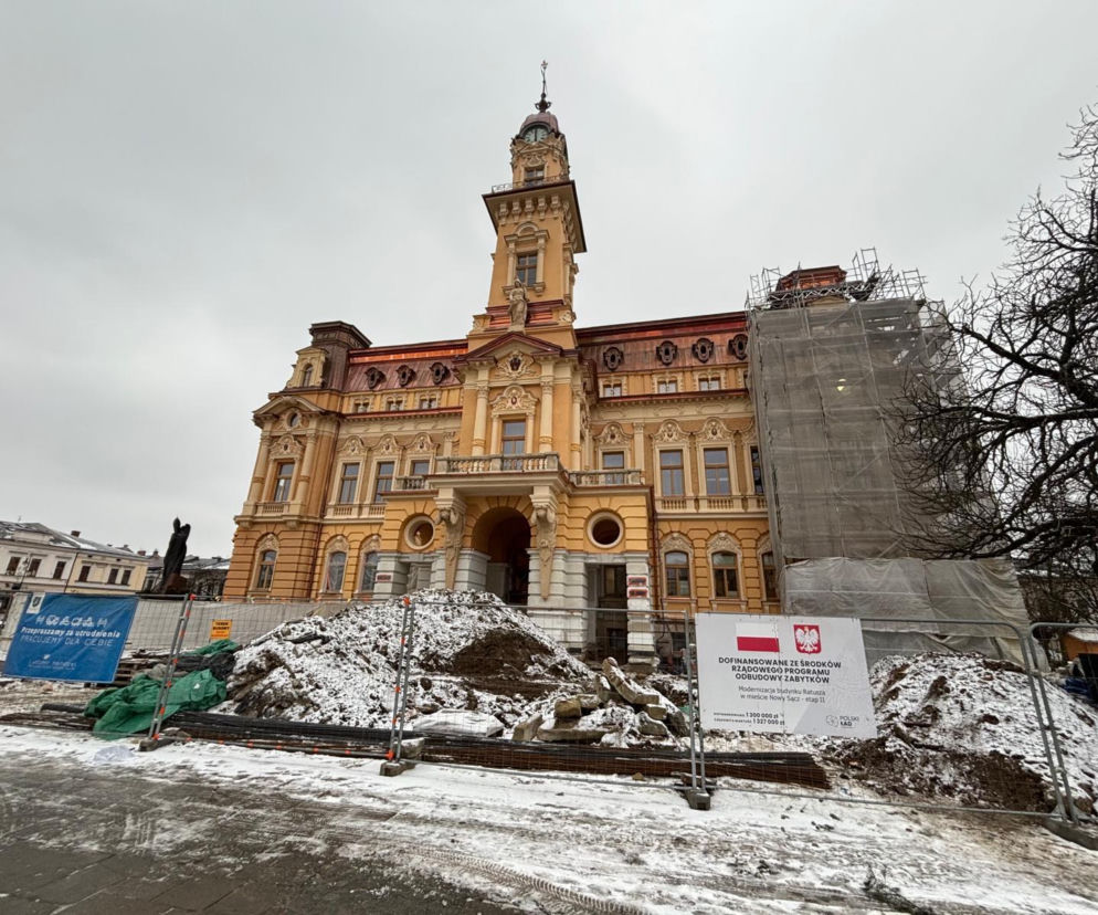 Ratusz po remoncie będzie w otoczeniu zieleni. Miasto zapowiada duże zmiany 