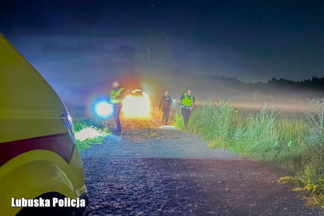 Trwa dramatyczna walka z czasem! Policja i strażacy szukają 76-letniego Janusza