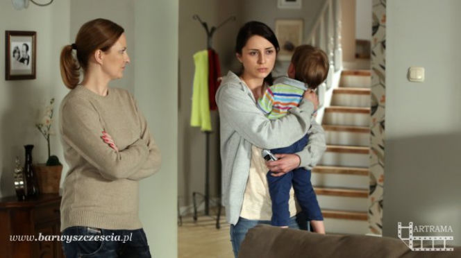 Barwy szczęścia odc. 1212. Weronika (Kalina Hlimi-Pawlukiewicz), Maria Pyrka (Izabela Kuna)