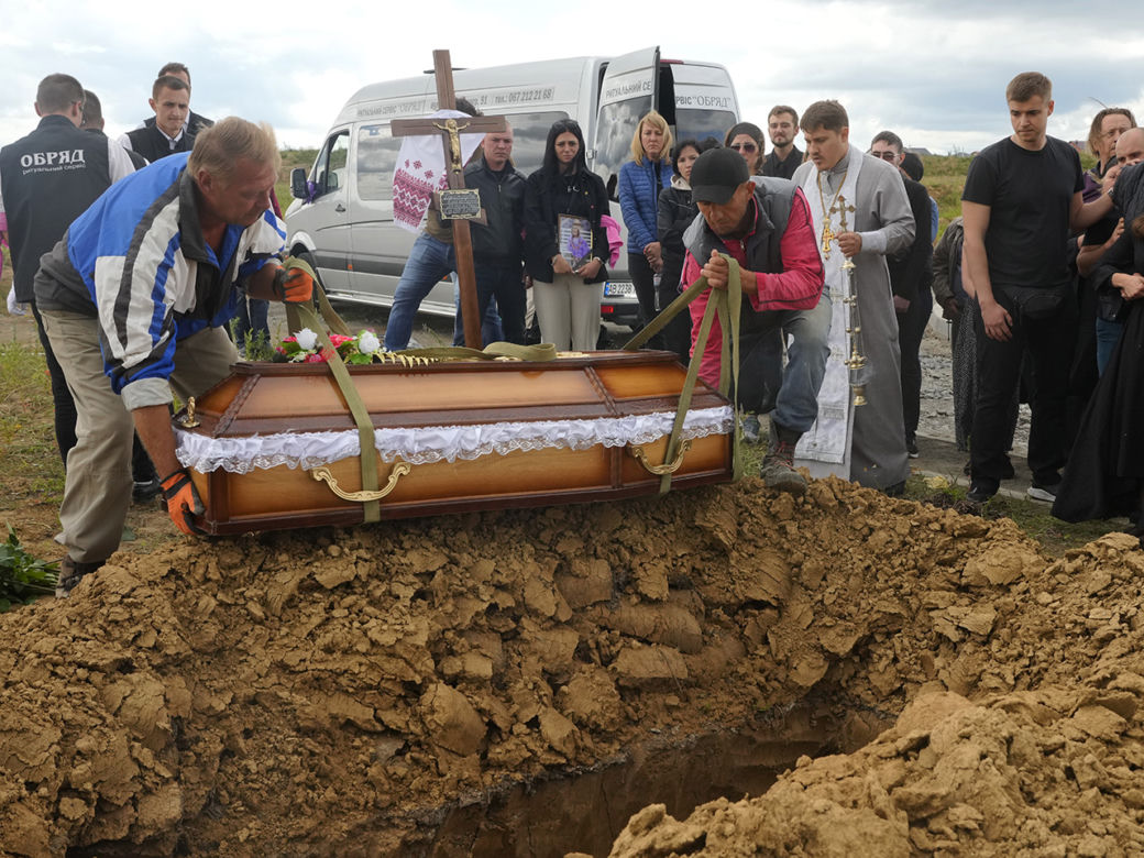 Ostatnie pożegnanie 4-letniej Lizy zabitej w Winnicy. "Zło nie może zwyciężyć"