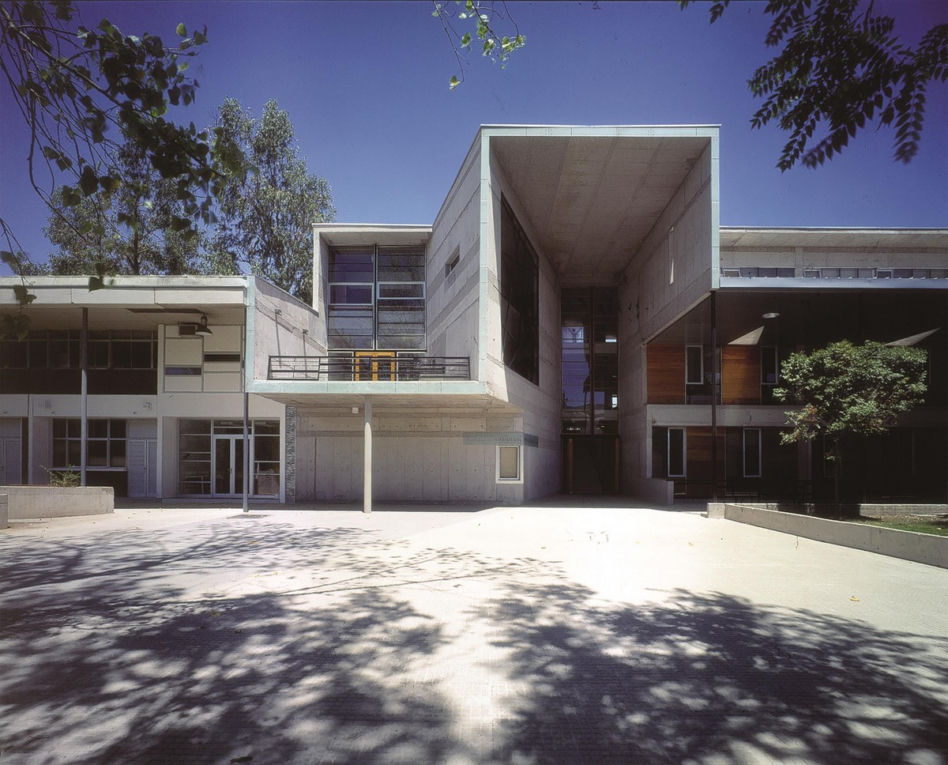 Alejandro Aravena laureatem Nagrody Pritzkera 2016!