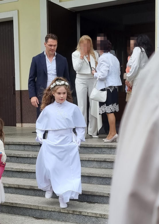 Iwona Węgrowska wyprawiła córce komunię