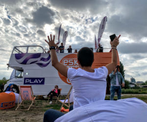 Ekipa Eska Summer City i imprezowy BUS Eski pojawili się na plaży miejskiej ZAGRO Rataje