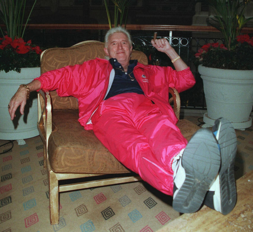 Spalili dom Jimmy'ego Savile'a! Żądają wyburzenia